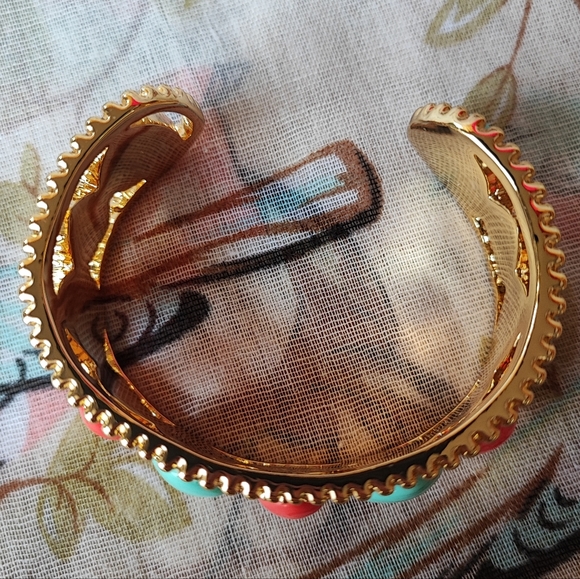 Lilly Pulitzer Shiny Gold Tone Cuff Bracelet Faux Turquoise and Coral NIB NEW - Picture 3 of 13
